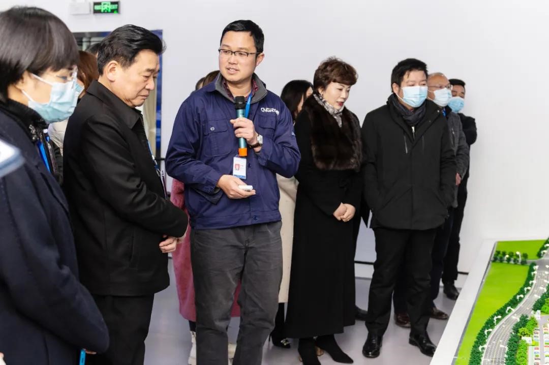 全國、省、市人大代表赴中部產業基地開展會前集中視察工作