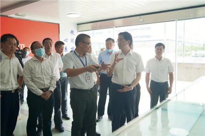廣西壯族自治區人大常委會副主任、黨組副書記，自治區總工會主席張曉欽調研南部產業基地